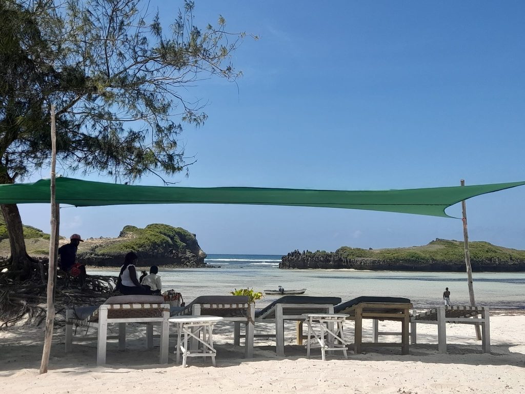 Kibo sea breeze beach